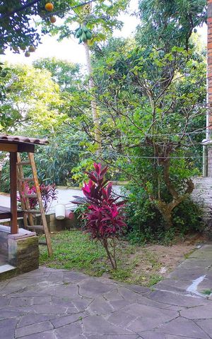 Casa à venda com 270m², 5 quartos e 2 vagas Casa à venda com 270m², 5 quartos e 2 vagasPátio