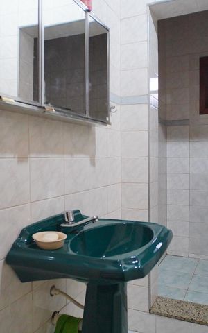 Casa à venda com 270m², 5 quartos e 2 vagas Casa à venda com 270m², 5 quartos e 2 vagasBanheiro