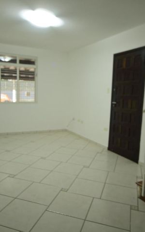 Casa à venda com 133m², 3 quartos e 2 vagasSala