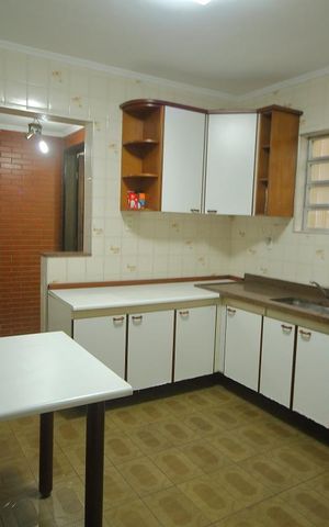 Casa à venda com 133m², 3 quartos e 2 vagasCozinha 
