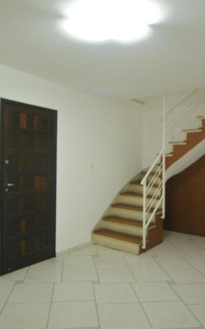Casa à venda com 133m², 3 quartos e 2 vagasSala
