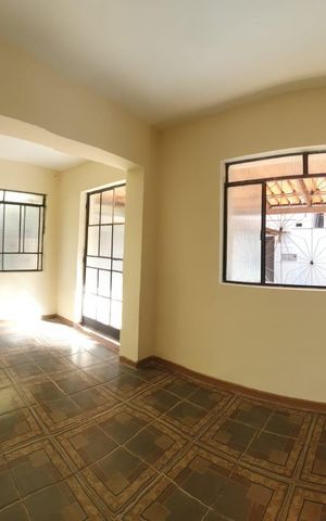 Casa à venda com 160m², 4 quartos e 4 vagas Casa à venda com 160m², 4 quartos e 4 vagasCasa 2