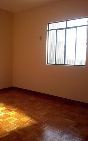 Casa à venda com 160m², 4 quartos e 4 vagas Casa à venda com 160m², 4 quartos e 4 vagasCasa 1