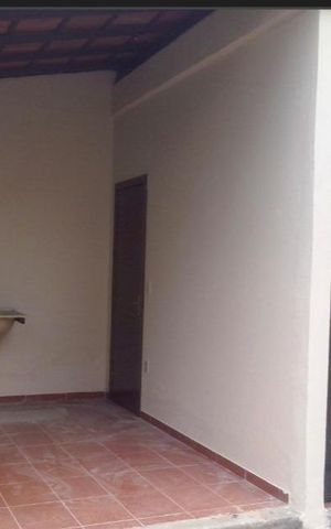 Casa à venda com 160m², 4 quartos e 4 vagas Casa à venda com 160m², 4 quartos e 4 vagasÁrea externa