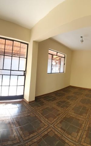 Casa à venda com 160m², 4 quartos e 4 vagas Casa à venda com 160m², 4 quartos e 4 vagasCasa 2