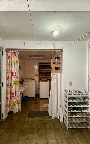 Casa para alugar com 267m², 4 quartos e 5 vagas Casa para alugar com 267m², 4 quartos e 5 vagasQuintal Serviço