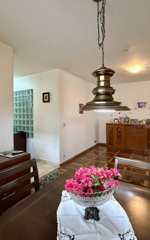 Casa para alugar com 267m², 4 quartos e 5 vagas Casa para alugar com 267m², 4 quartos e 5 vagasSala
