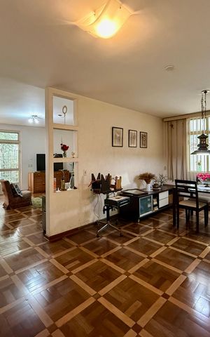 Casa para alugar com 267m², 4 quartos e 5 vagas Casa para alugar com 267m², 4 quartos e 5 vagasSala