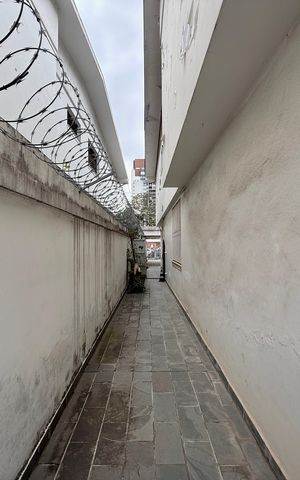 Casa para alugar com 267m², 4 quartos e 5 vagas Casa para alugar com 267m², 4 quartos e 5 vagasQuintal Lateral
