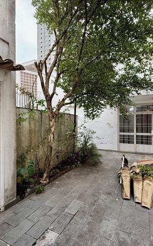 Casa para alugar com 267m², 4 quartos e 5 vagas Casa para alugar com 267m², 4 quartos e 5 vagasQuintal