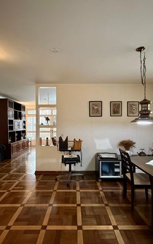 Casa para alugar com 267m², 4 quartos e 5 vagas Casa para alugar com 267m², 4 quartos e 5 vagasSala