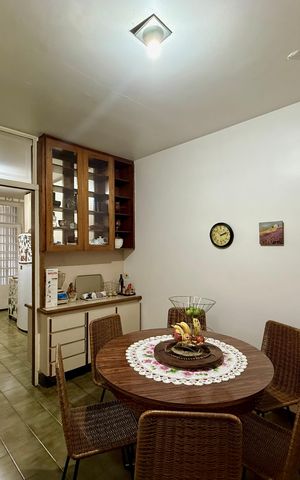 Casa para alugar com 267m², 4 quartos e 5 vagas Casa para alugar com 267m², 4 quartos e 5 vagasCozinha