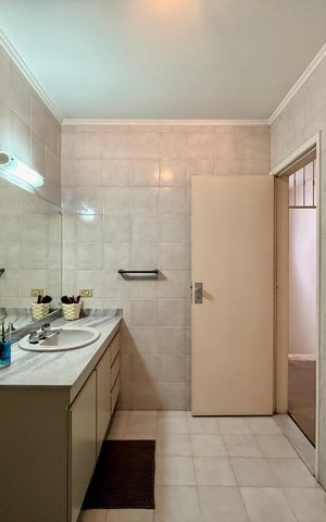 Casa para alugar com 267m², 4 quartos e 5 vagas Casa para alugar com 267m², 4 quartos e 5 vagasBanheiro Social