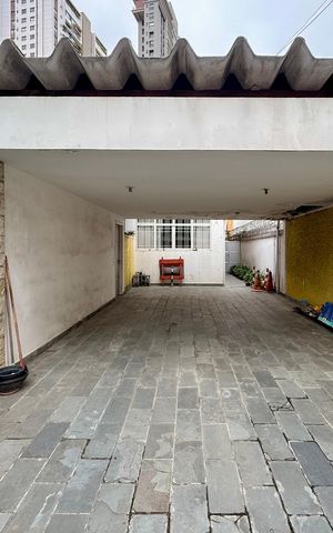 Casa para alugar com 267m², 4 quartos e 5 vagas Casa para alugar com 267m², 4 quartos e 5 vagasGaragem