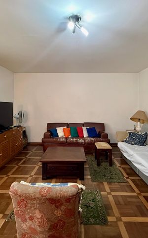 Casa para alugar com 267m², 4 quartos e 5 vagas Casa para alugar com 267m², 4 quartos e 5 vagasSala