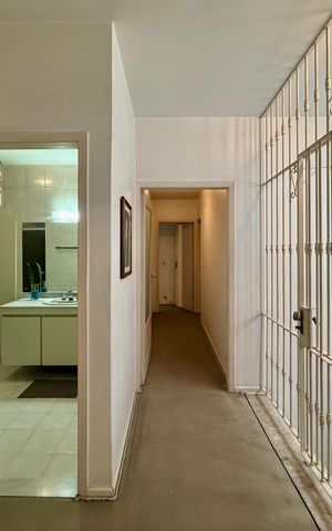 Casa para alugar com 267m², 4 quartos e 5 vagas Casa para alugar com 267m², 4 quartos e 5 vagasCorredor Quartos