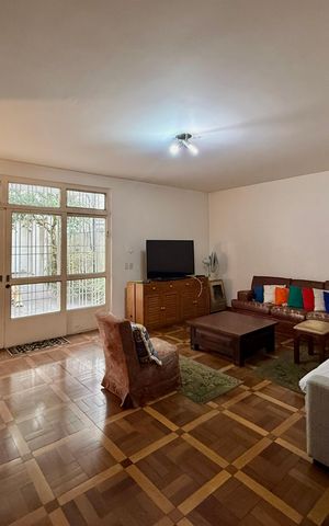 Casa para alugar com 267m², 4 quartos e 5 vagas Casa para alugar com 267m², 4 quartos e 5 vagasSala
