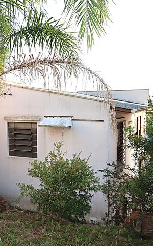 Casa à venda com 150m², 2 quartos e sem vagaQuintal dos fundos
