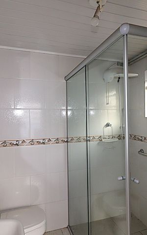 Casa à venda com 150m², 2 quartos e sem vagaBanheiro da Suíte