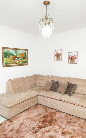 Casa à venda com 200m², 3 quartos e 2 vagasSala