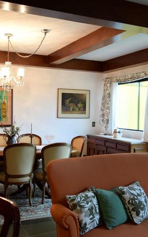 Casa para alugar com 351m², 4 quartos e 5 vagasSala