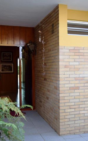 Casa para alugar com 351m², 4 quartos e 5 vagasEntrada