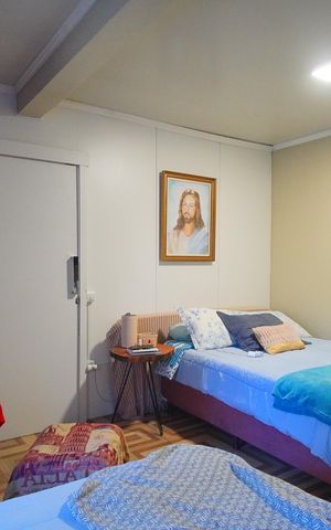 Casa à venda com 70m², 1 quarto e 6 vagasSuíte