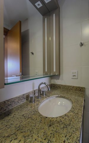 Apartamento à venda com 63m², 2 quartos e 1 vaga Apartamento à venda com 63m², 2 quartos e 1 vagaBanheiro da Suíte
