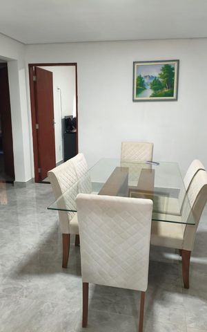 Casa à venda com 700m², 4 quartos e 4 vagas Casa à venda com 700m², 4 quartos e 4 vagasSala