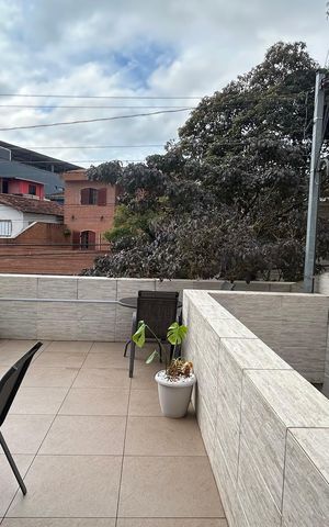 Casa à venda com 120m², 3 quartos e 2 vagas Casa à venda com 120m², 3 quartos e 2 vagasTerraço