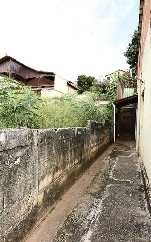 Casa à venda com 432m², 4 quartos e 3 vagas Casa à venda com 432m², 4 quartos e 3 vagasÁrea externa