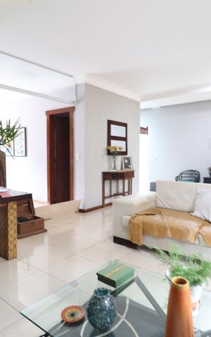 Casa para alugar com 650m², 3 quartos e 2 vagasSala
