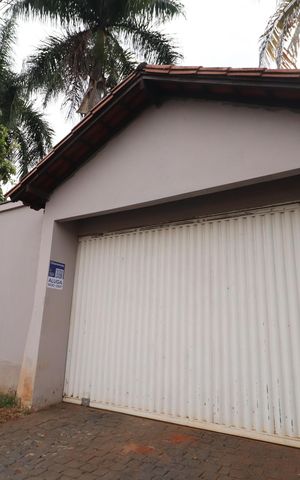 Casa para alugar com 650m², 3 quartos e 2 vagasPlaquinha
