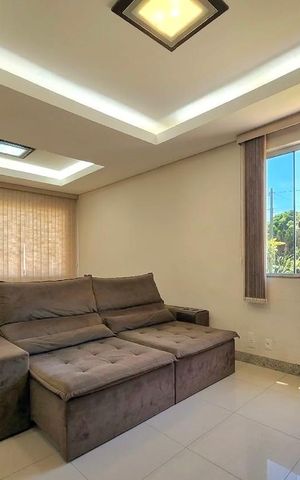 Casa à venda com 354m², 3 quartos e 2 vagas Casa à venda com 354m², 3 quartos e 2 vagasSala