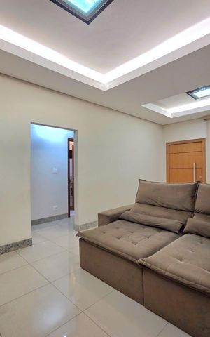 Casa à venda com 354m², 3 quartos e 2 vagas Casa à venda com 354m², 3 quartos e 2 vagasSala