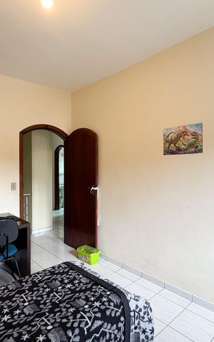 Casa à venda com 256m², 4 quartos e 3 vagas Casa à venda com 256m², 4 quartos e 3 vagasQuarto 1