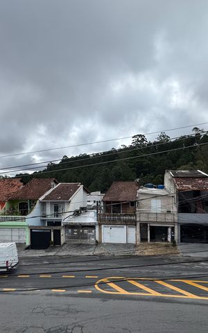 Casa à venda com 256m², 4 quartos e 3 vagas Casa à venda com 256m², 4 quartos e 3 vagasVista - Suíte