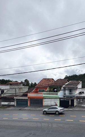 Casa à venda com 256m², 4 quartos e 3 vagas Casa à venda com 256m², 4 quartos e 3 vagasVista - Sacada