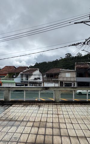 Casa à venda com 256m², 4 quartos e 3 vagas Casa à venda com 256m², 4 quartos e 3 vagasVista - Sala
