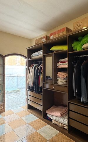 Casa à venda com 256m², 4 quartos e 3 vagas Casa à venda com 256m², 4 quartos e 3 vagasQuarto 3