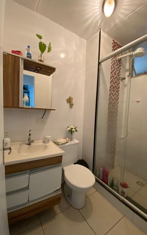 Apartamento à venda com 45m², 2 quartos e 1 vaga Apartamento à venda com 45m², 2 quartos e 1 vagaBanheiro