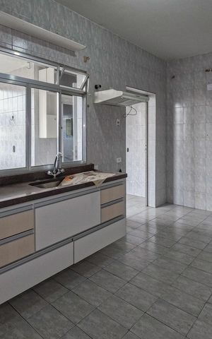 Casa à venda com 450m², 4 quartos e 3 vagas