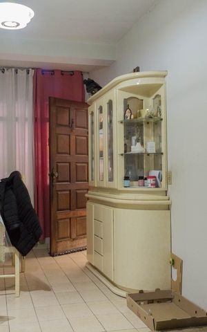 Casa à venda com 147m², 2 quartos e 2 vagas Casa à venda com 147m², 2 quartos e 2 vagasSala