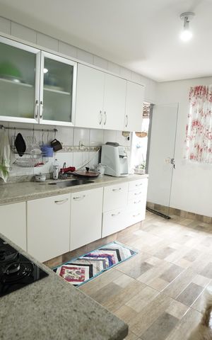 Casa à venda com 200m², 4 quartos e 4 vagas