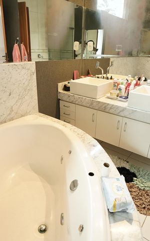 Casa à venda com 200m², 4 quartos e 4 vagas
