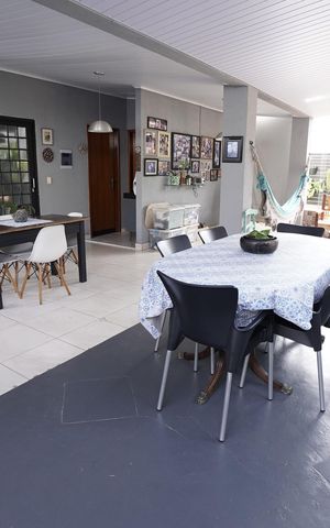 Casa à venda com 200m², 4 quartos e 4 vagas