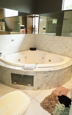 Casa à venda com 200m², 4 quartos e 4 vagas