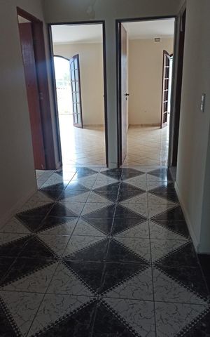 Casa à venda com 400m², 4 quartos e 4 vagas Casa à venda com 400m², 4 quartos e 4 vagasCorredor
