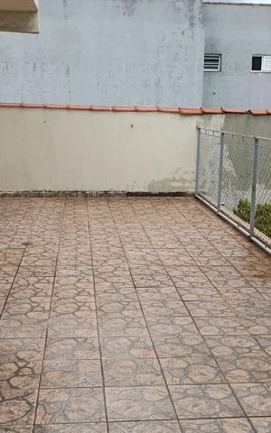Casa à venda com 400m², 4 quartos e 4 vagas Casa à venda com 400m², 4 quartos e 4 vagasVaranda