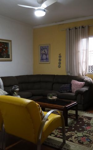 Casa à venda com 268m², 4 quartos e 2 vagasSala